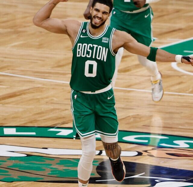 Jayson Tatum Scores 51 as Celtics Beat Sixers in Game 7 (2)