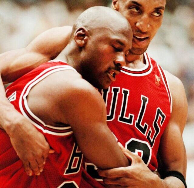 Michael Jordan is derided by Scottie Pippen of the Bulls as a horrible player (5)